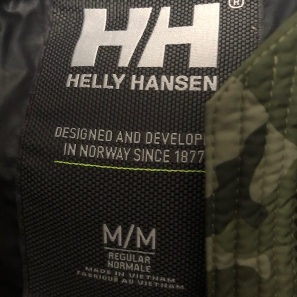 SOLD * NEW! HELLY HANSEN Camo Jacket - Picture 5 of 7